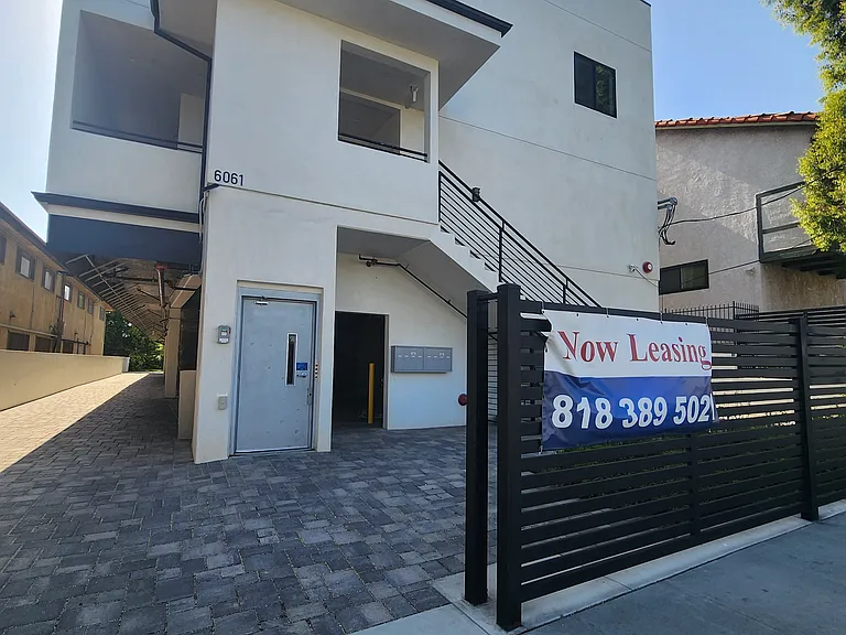 6061 Fulton Ave #6 — Photo 63