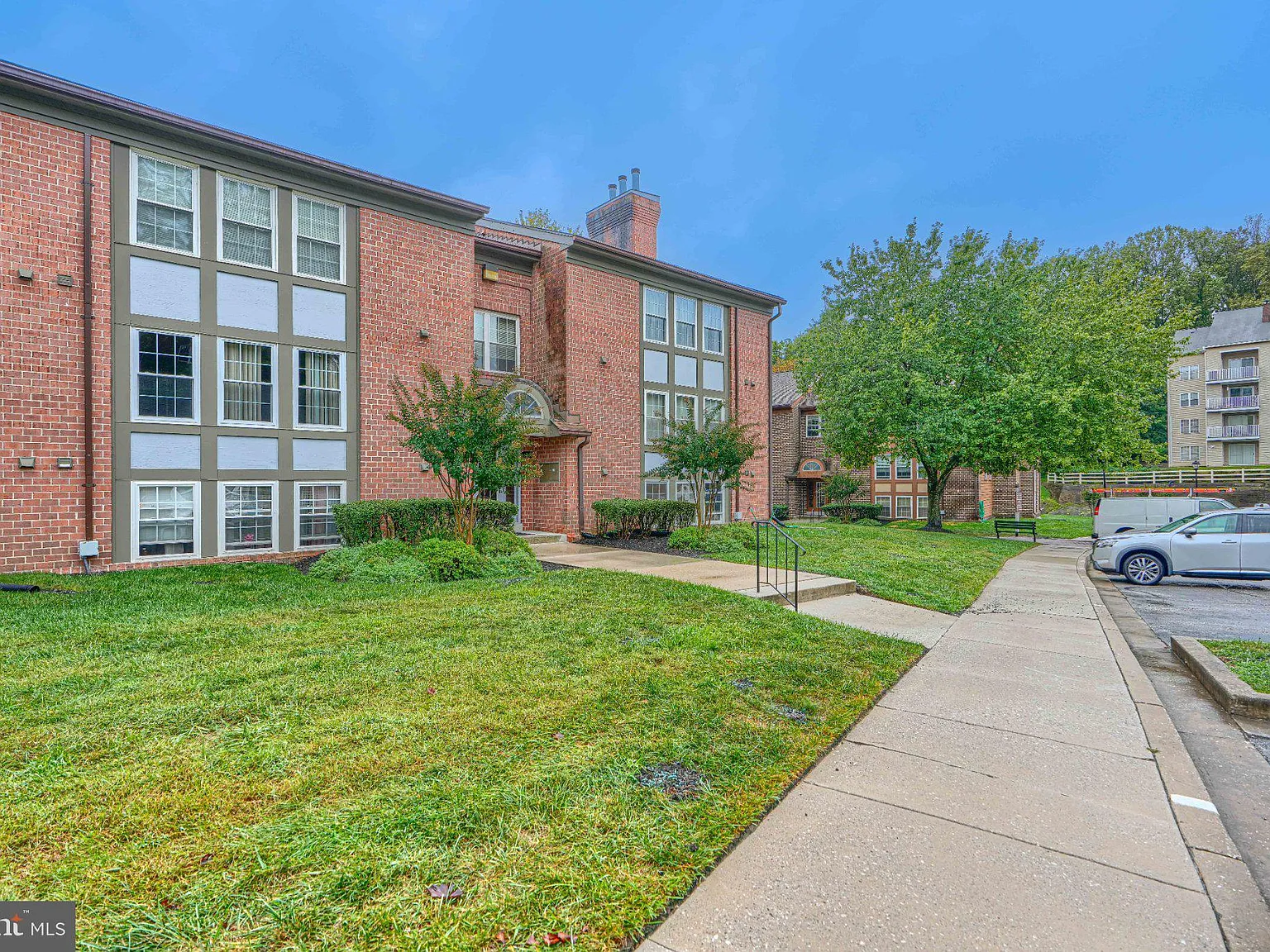 2 bed, 2.0 bath, 1427 sqft, $2,200 — Photo 2
