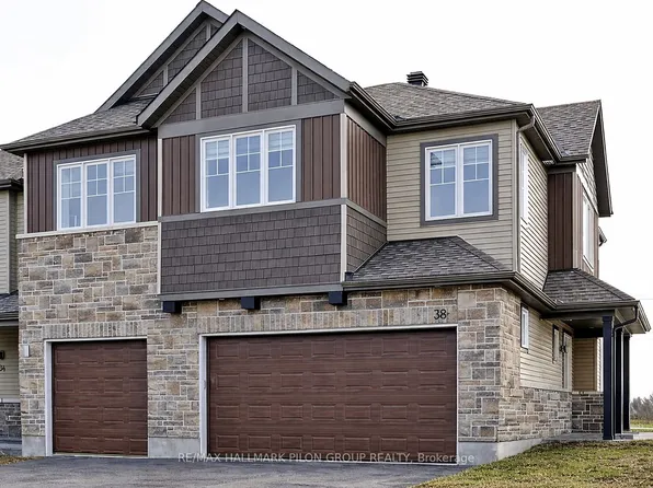 38 Riddell St, Beckwith, ON K7C 0J5