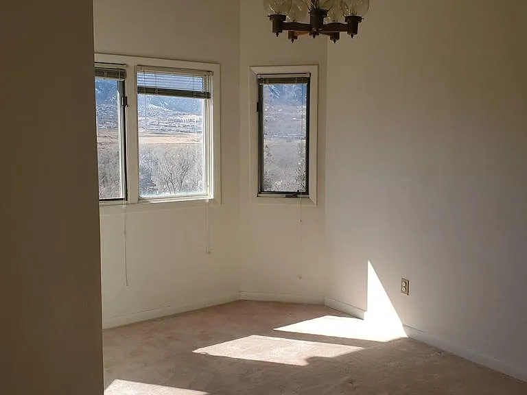 552 Observatory Dr — Photo 5