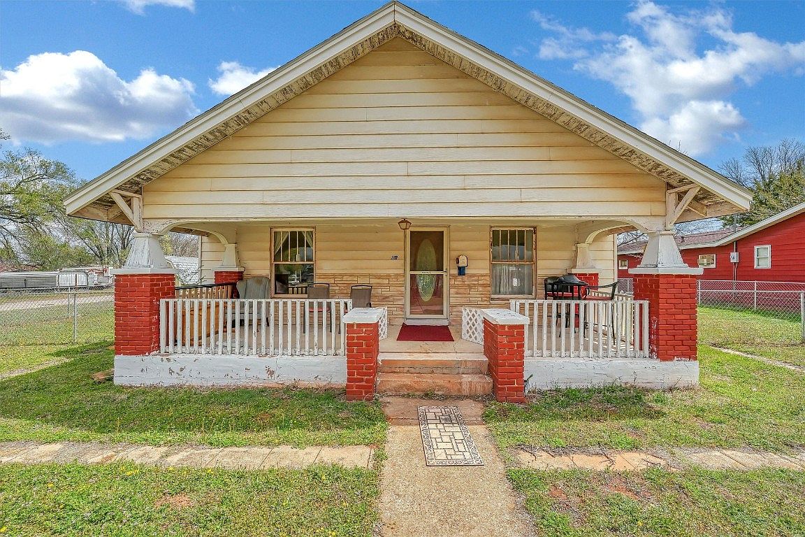 209 N 3rd St, Cheyenne, OK 73628 | MLS #1105684 | Zillow