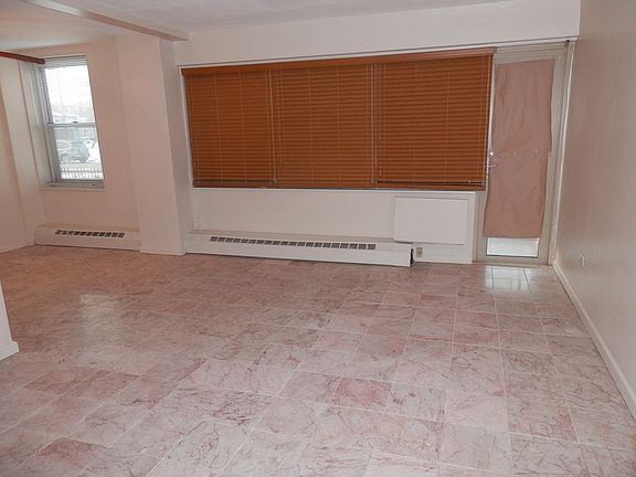 5th image of 444 Cozine Ave APT B