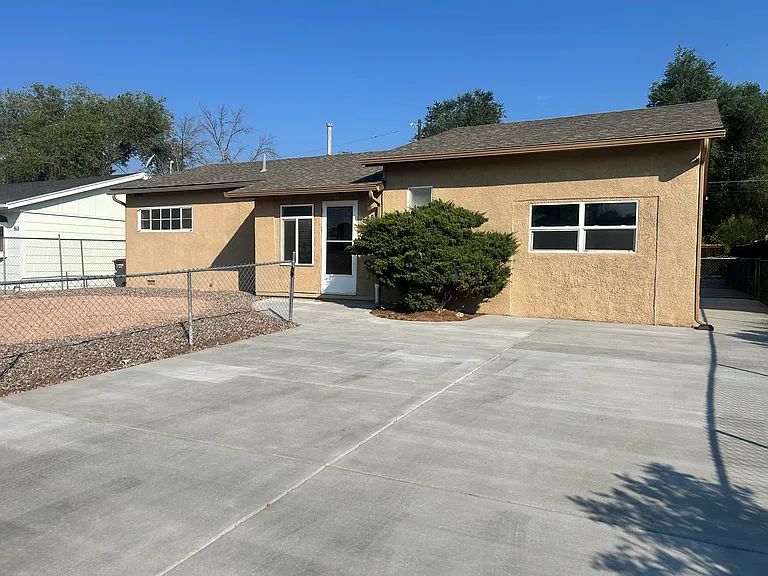 88 Rose Dr — Photo 27