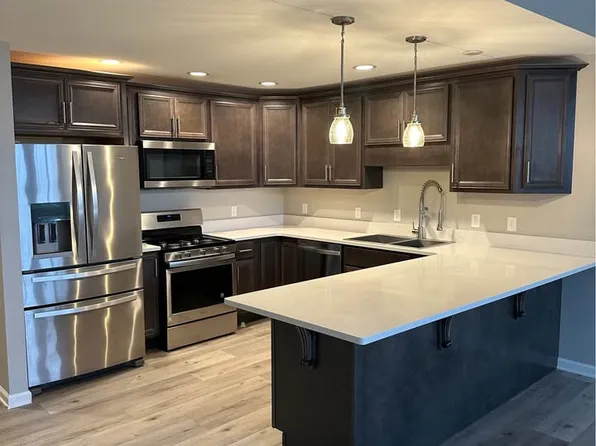 110 E Main St APT B, Syracuse, IN 46567