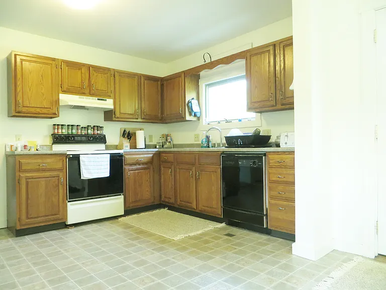 82 Dill Rd — Photo 3
