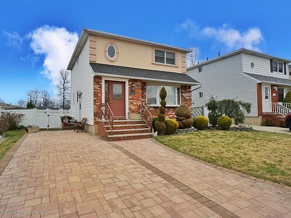 3rd image of 19 Ely Ave