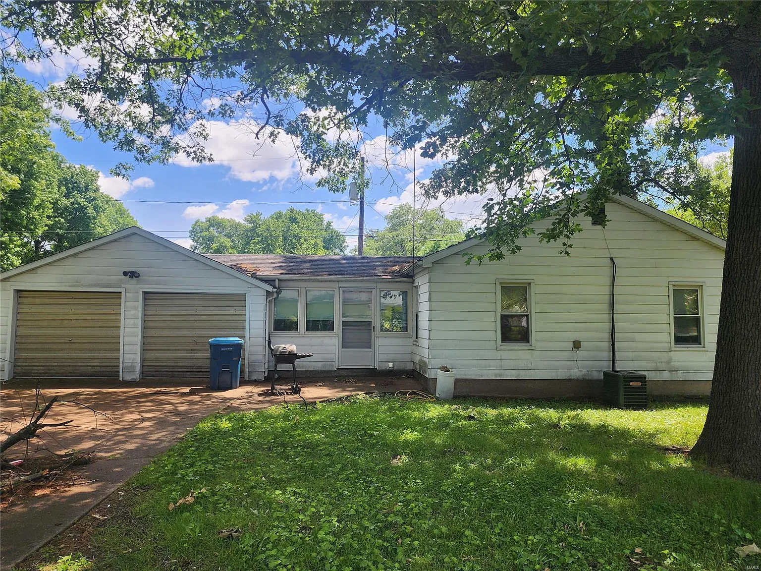 847 Longfellow Ave photo 1
