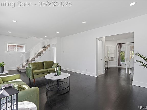5th image of 14955 Penrod St