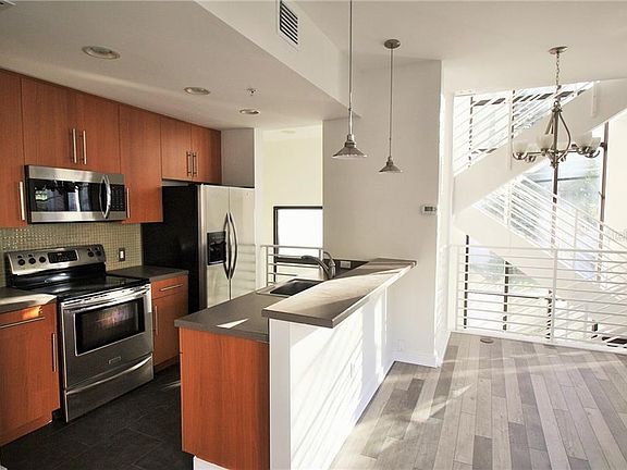 5th image of 465 E South St #20