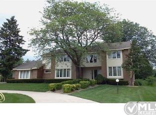 4097 Golf Ridge Dr E, Bloomfield Hills, MI 48302