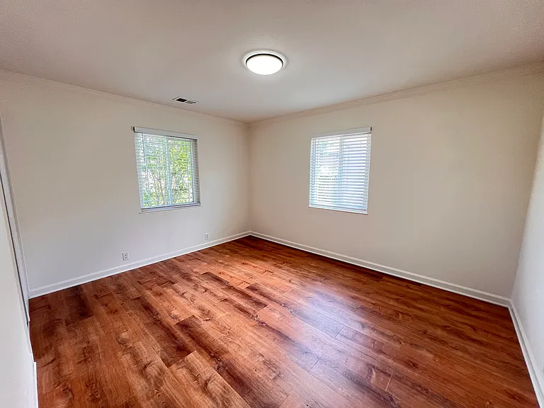 3192 Maddux Dr — Photo 8