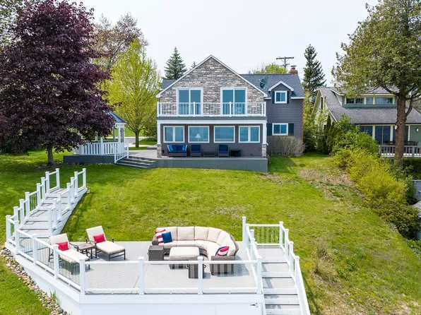 2012 N Lakeshore Rd, Carsonville, MI 48419