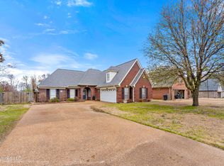 142 Elkwood Ln, Hernando, MS 38632