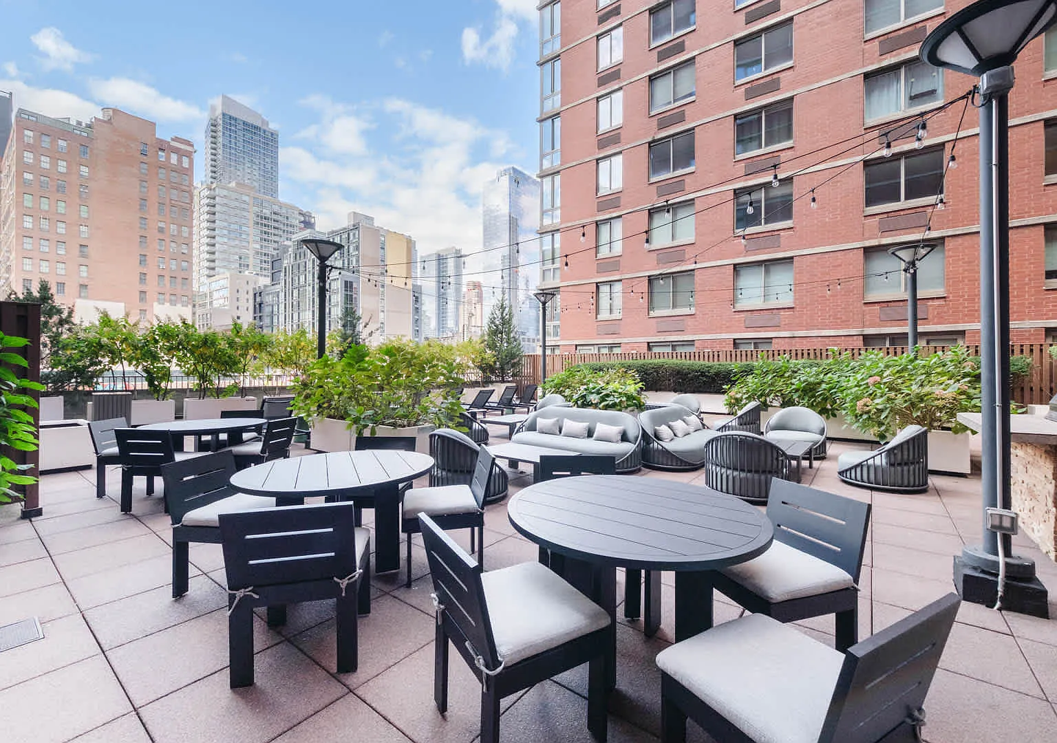 400 West 37th Street — Photo 4