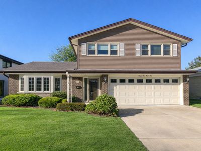 8332 N Knight Ave, Niles, IL, 60714