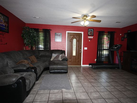 4th image of 107 N 10th St