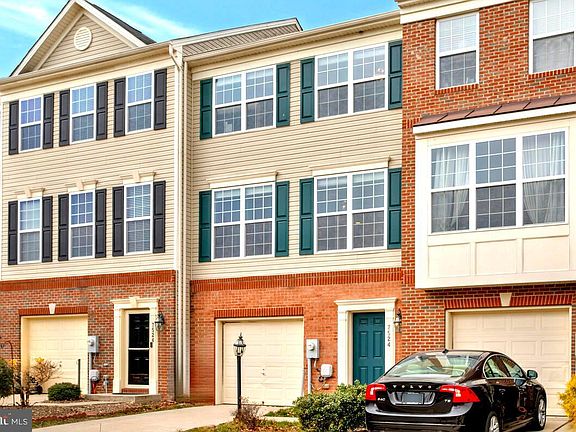 3rd image of 7524 Briargrove Ln