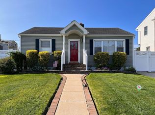 23 Polk St, Freeport, NY 11520