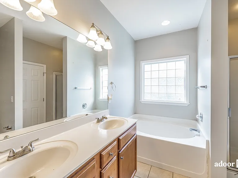 1044 Kerry Dr — Photo 10