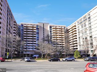 4141 N Henderson Rd APT 1012, Arlington, VA 22203