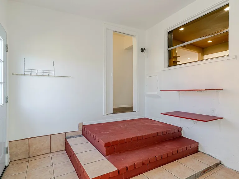 13057 Gladstone Ave — Photo 27
