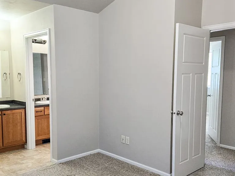 1150-1180 Jacobs Dr — Photo 11