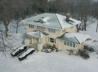 1834 Timber Ave, Charles City, IA 50616