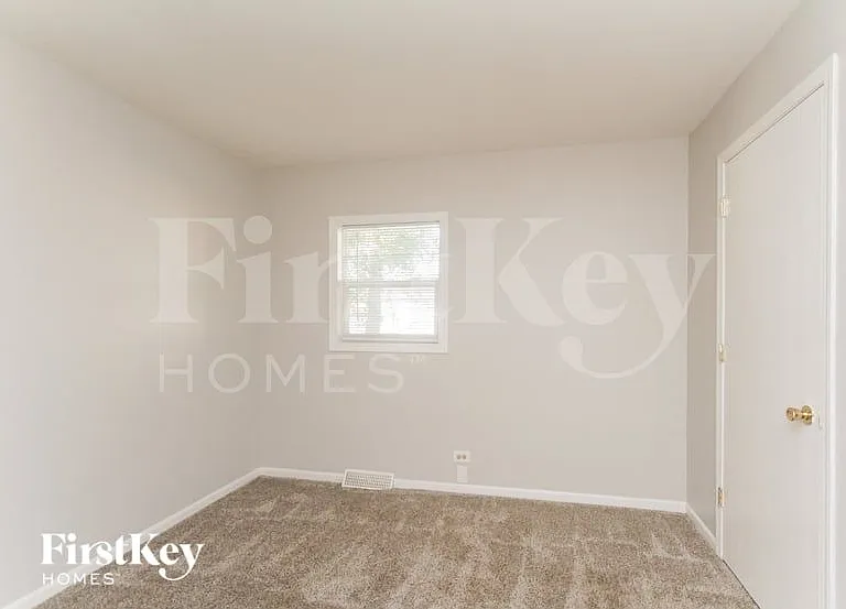 3952 153rd St — Photo 9