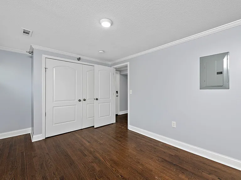 4544 Summit St — Photo 41