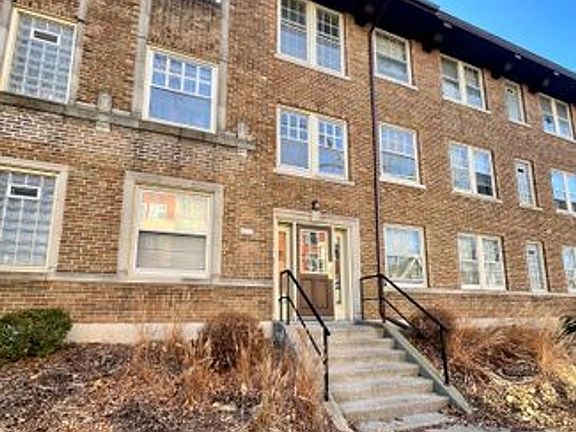 2nd image of 1827 E Park Pl APT 33