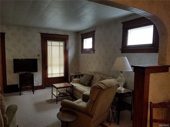 4th image of 336 Willett St