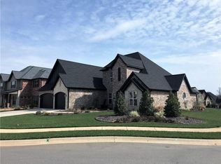 600 NE Green Creek Rd, Bentonville, AR 72712