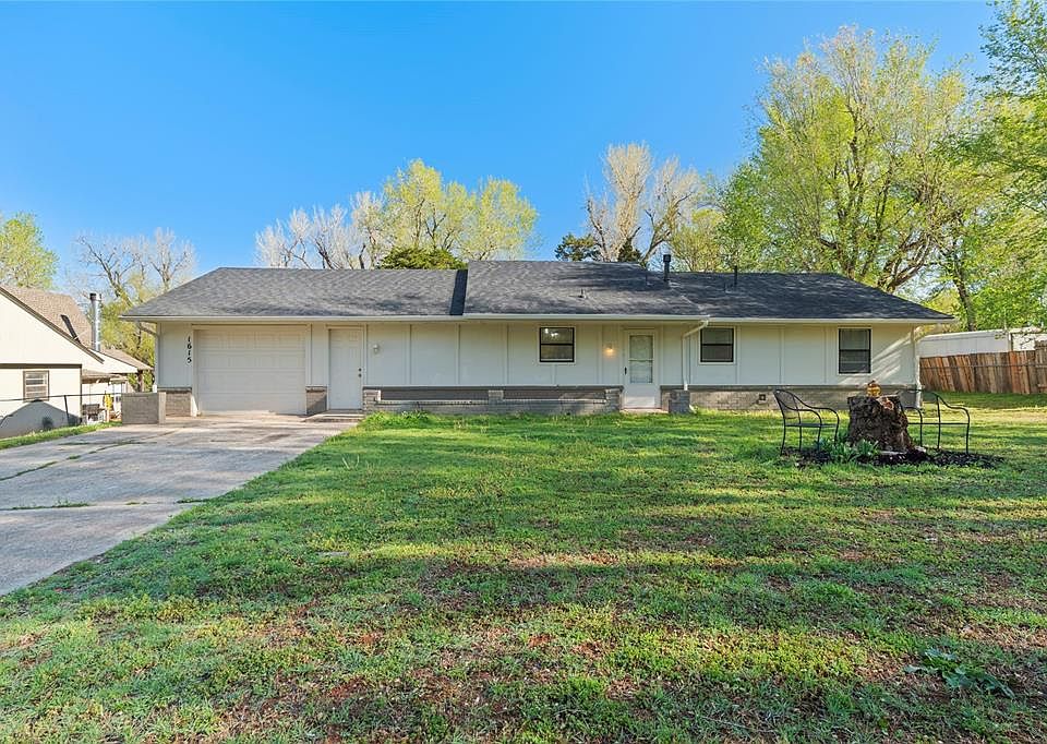 1st image of 1615 E Lake Park Ln
