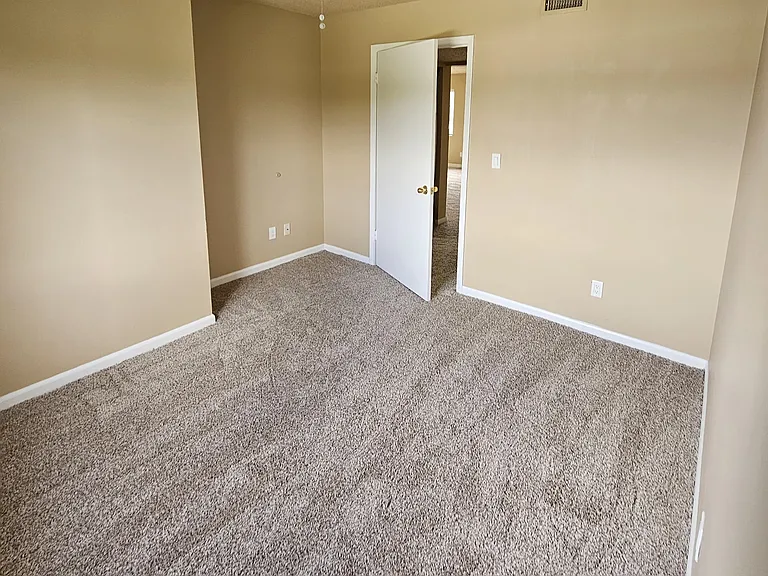 300 Mercury Ave SE #201 — Photo 5