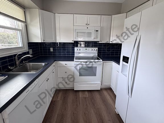 5th image of 4042 Newcastle Dr #4046