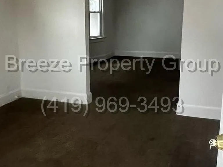 422 Dexter St — Photo 3