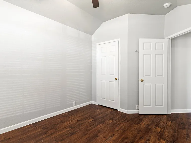 6721 Misty Hollow Dr — Photo 18