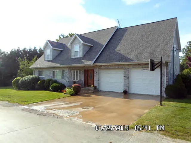 201 W Vance St photo 1