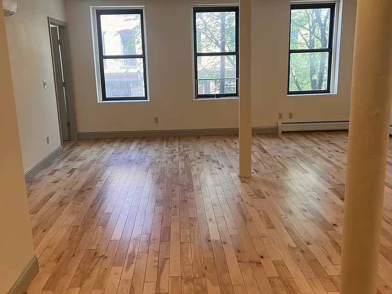 191 College St #203 — Photo 2
