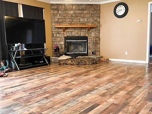 2nd image of 103 Sheldia Ln