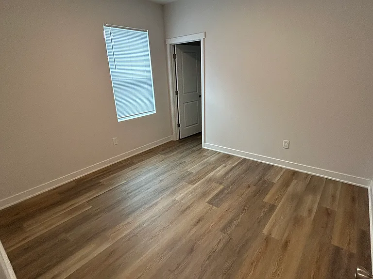 1708 Ingram St — Photo 13