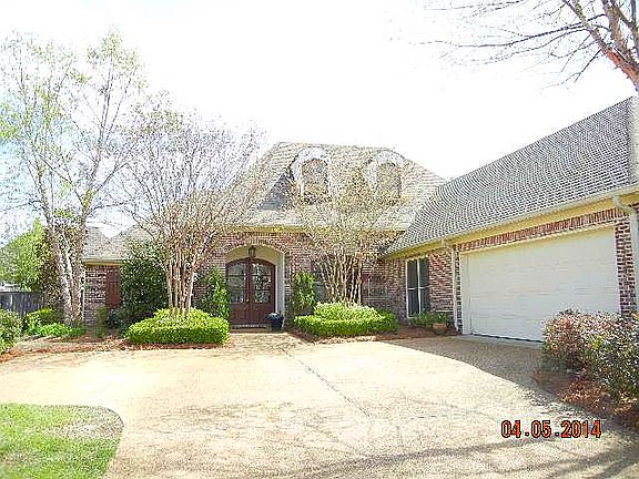 All brick, Courtyard entry