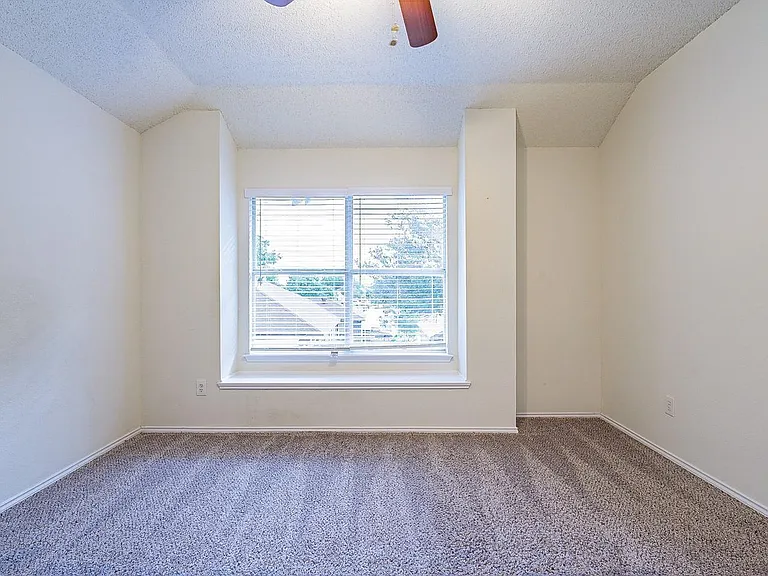 1408 Belaire Dr — Photo 18