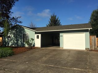 952 Candlelight Dr, Eugene, OR