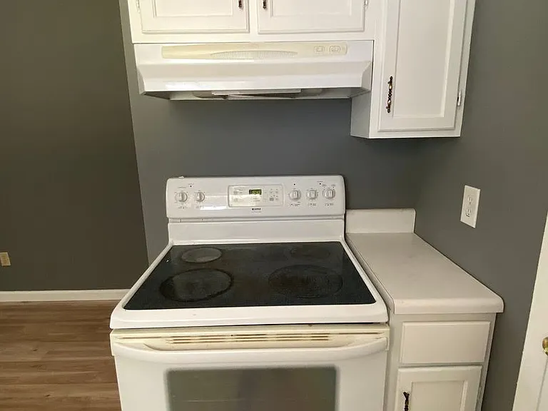 30 Vanderbilt Ln — Photo 6