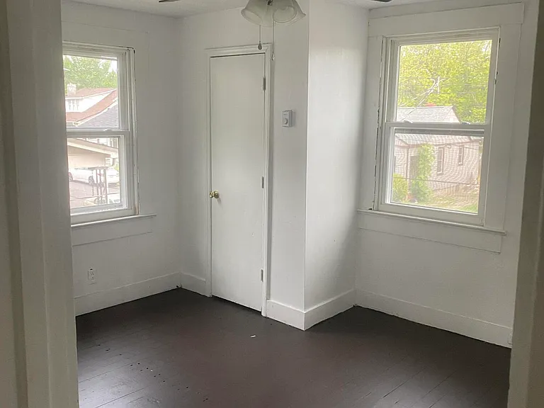 717 Temple Ave — Photo 8