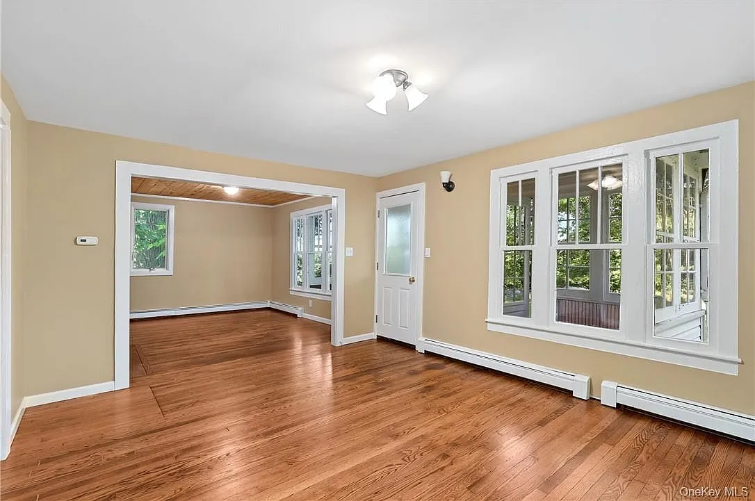 2 bed, 1.0 bath, 931 sqft, $3,000 — Photo 3