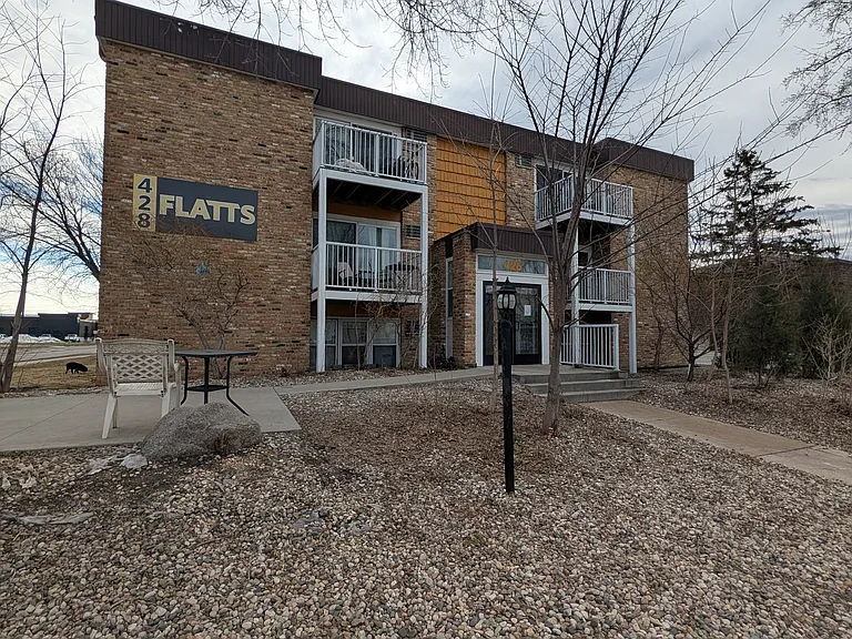 428 Holly Ln #16 — Photo 2