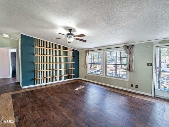 4th image of 2408 Quail Run Road NE
