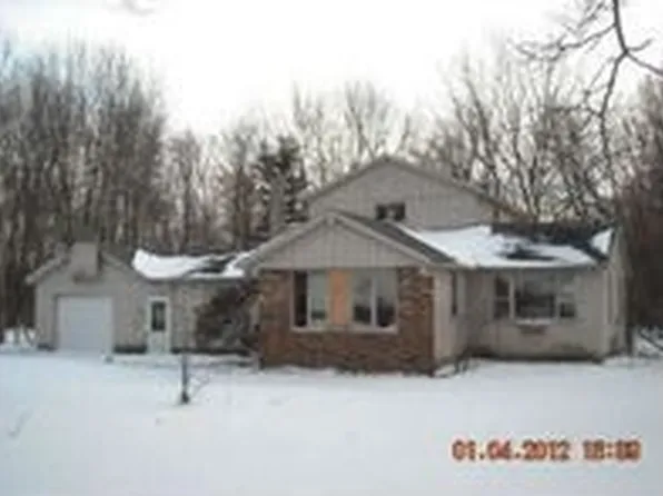 24891 Harris St, Edwardsburg, MI 49112